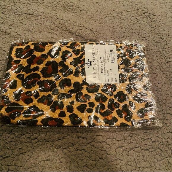 The Royal Standard Cheetah Jute Clutch NWT - Picture 4 of 5